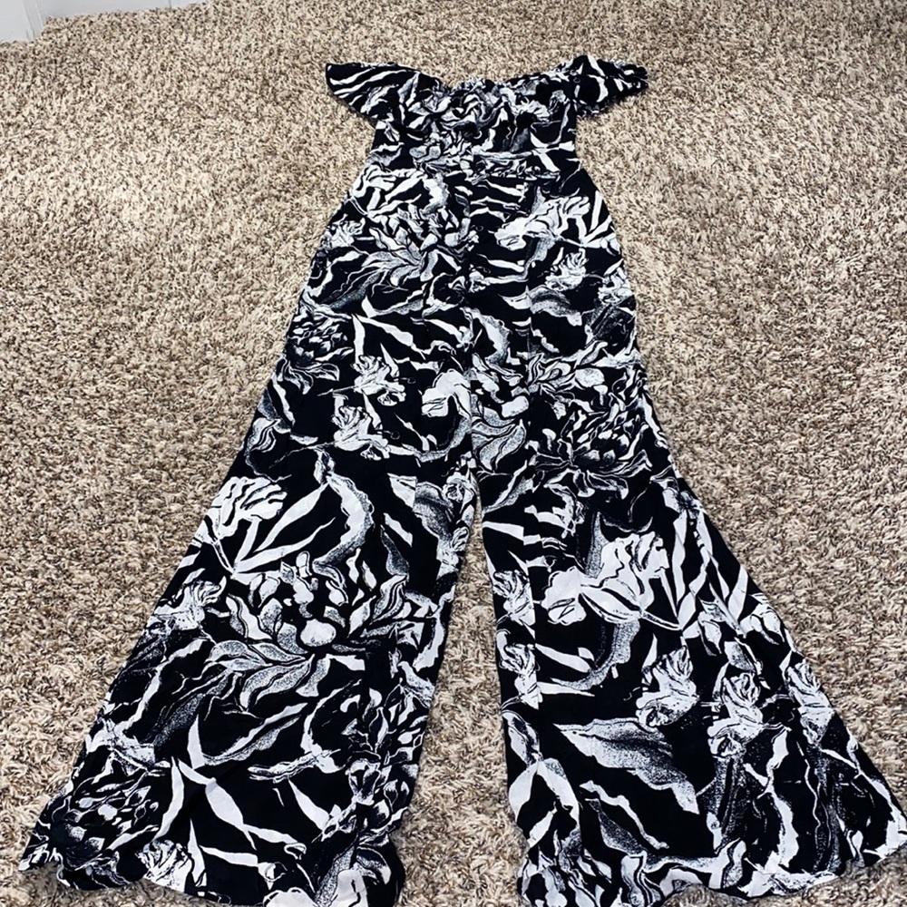Jumpsuit size 4❤️